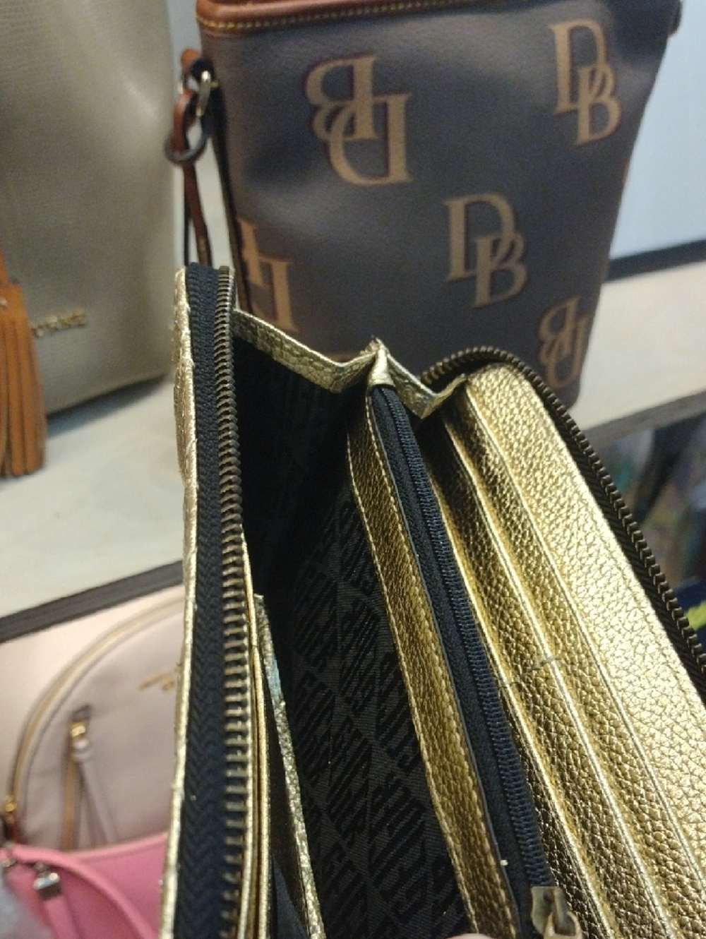 Kurt Geiger Metallic Gold Quilted Wristlet Clutch NWT $135 - Picture 4 of 8